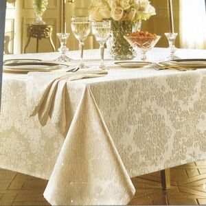 Waterford Linens Wiltshire Table Linens